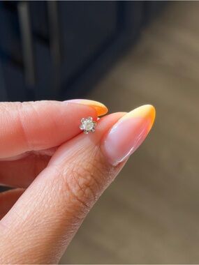 0.10ct single natural diamond buttercup earring 14k white gold